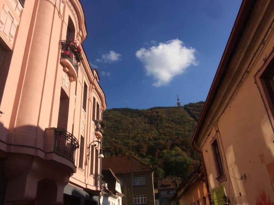 Vista Studio Brasov In The Heart Of The Old City Center Exterior photo